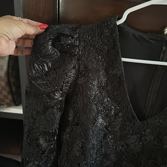 Express flower lace dress - Picture 3 of 12